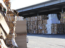 原料ヤード写真